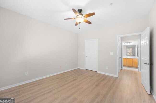 Building Photo - 5641 Roswell Rd
