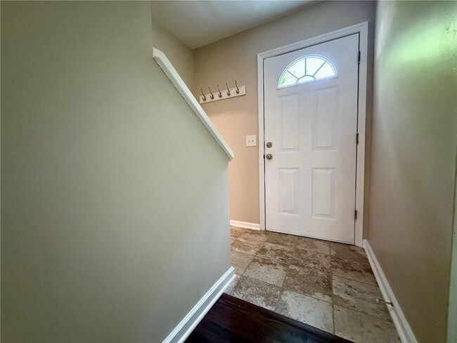 Building Photo - 405 Oak Harbor Ct