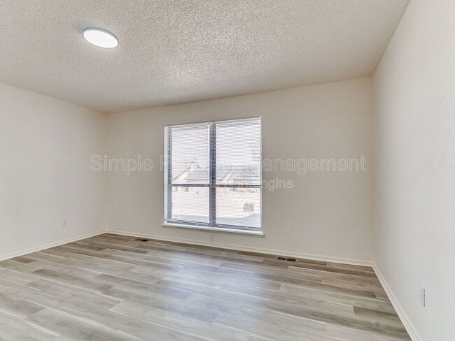 Building Photo - 6628 Laurel Dr