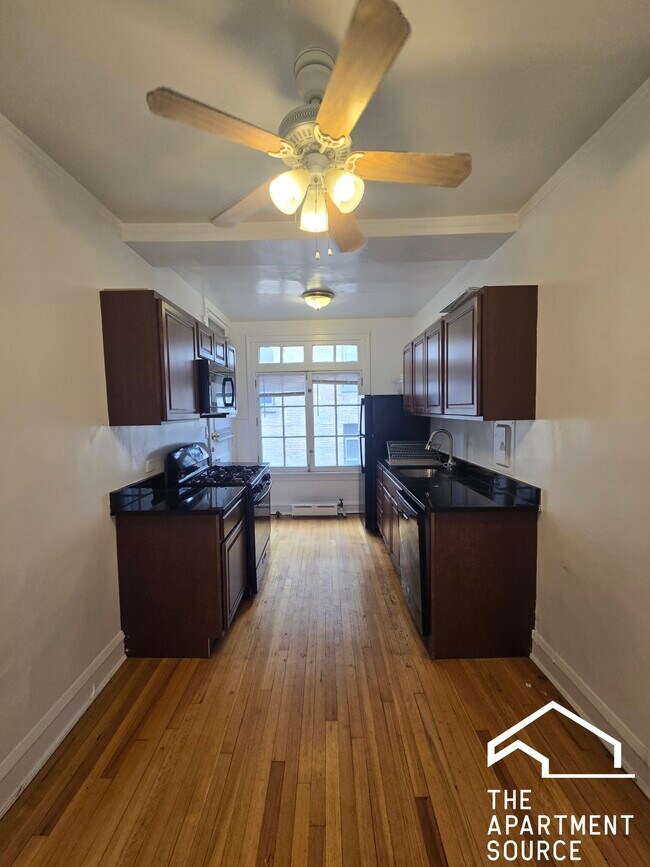 Building Photo - 909 Elmwood Ave