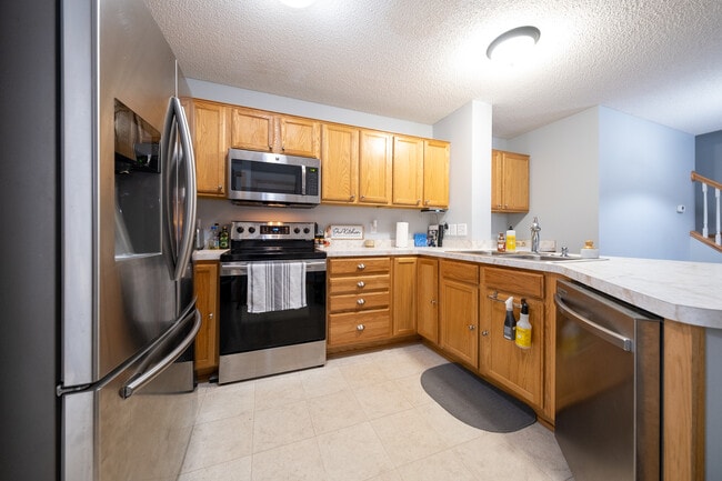 Building Photo - 17326 Lilac Ln SE