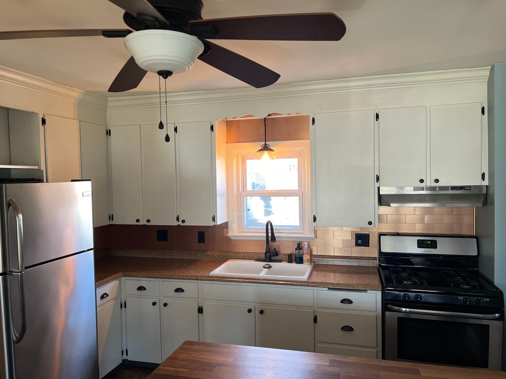 Building Photo - 24 Waterman St