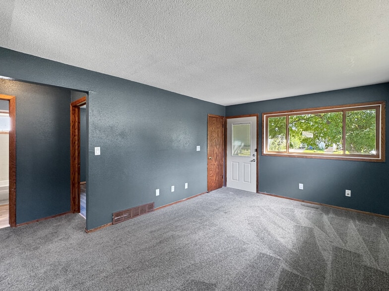 Building Photo - 309 23rd St S
