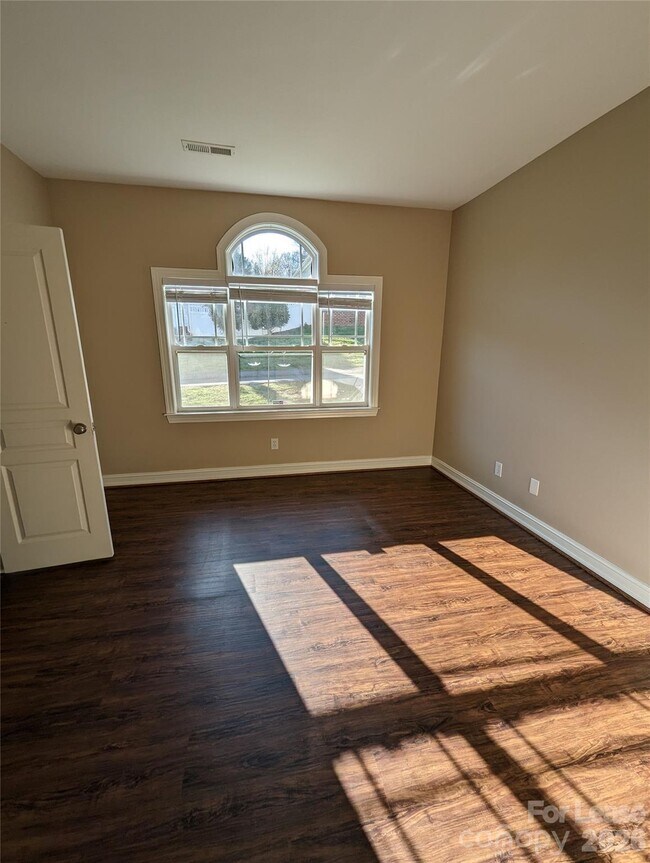 Building Photo - 20021 Norman Colony Rd