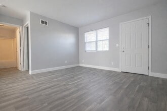 Building Photo - 939 Legion Dr