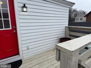 Building Photo - 6 N Main St