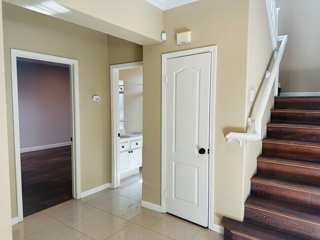 Building Photo - 5 bedroom Pool Home for rent in Murrieta