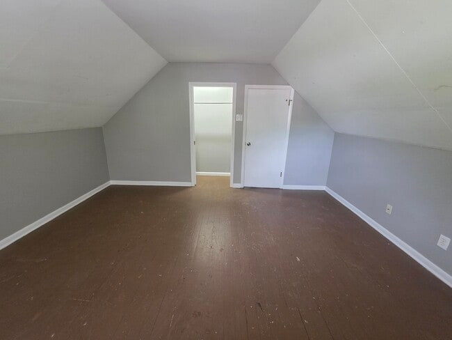 Building Photo - 1038 Kees Rd