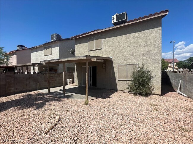 Building Photo - 914 Scarlet Ridge Dr