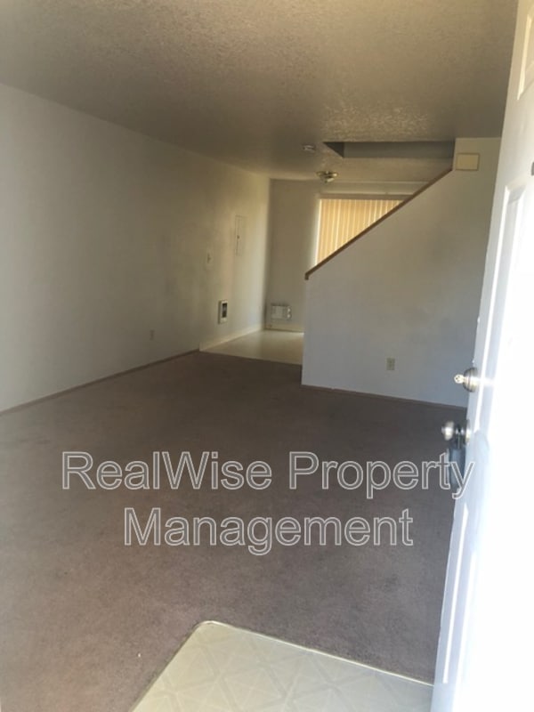 Building Photo - 2933 SE 38th Court