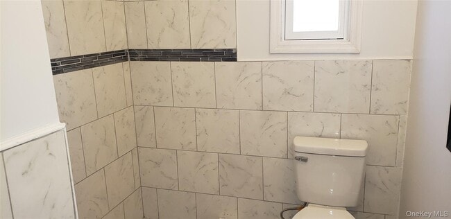 Building Photo - 42 Hillside Ave