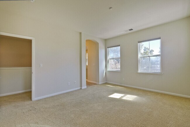 Building Photo - Wow! What a Great Home! Available Now!
