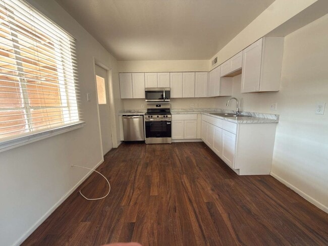 Building Photo - 7010 N 34th Ave