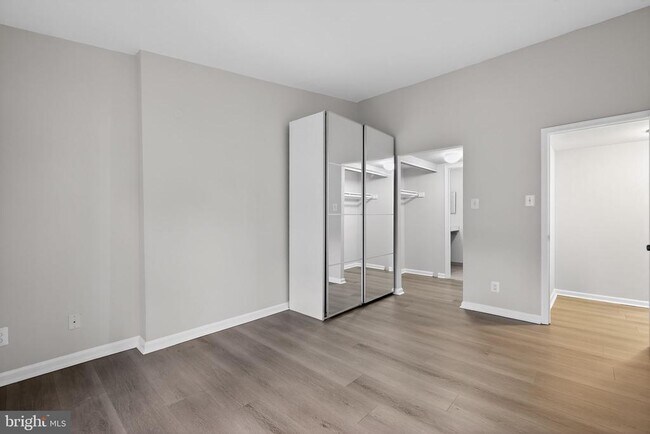 Building Photo - 7 Pickering Ct