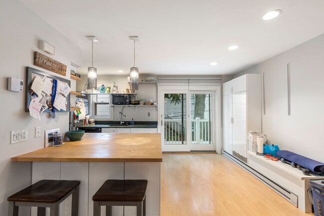 Building Photo - 63 Bolton St