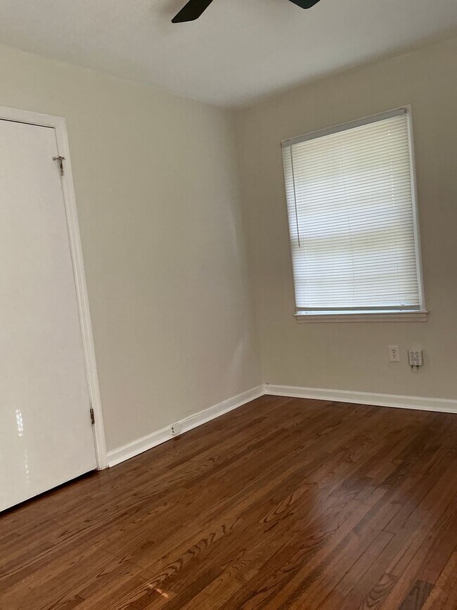 Building Photo - 3 BR/ 2 BA Close to Downtown Watkinsville & Wire Park!