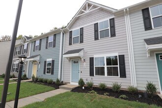 Building Photo - Charming 3 Bed Townhome in Prime Location!