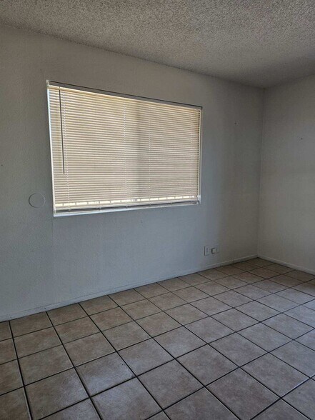 Building Photo - 2428 Statz St