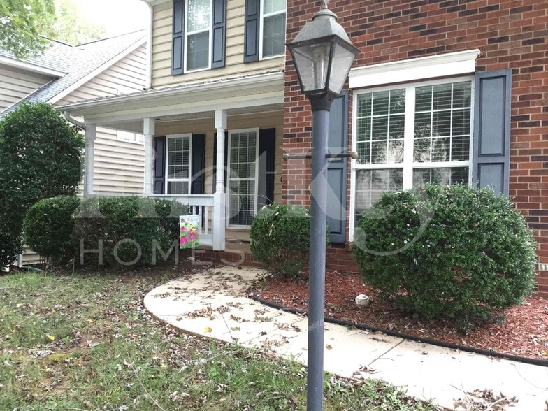 Building Photo - 8102 Kingston Dr