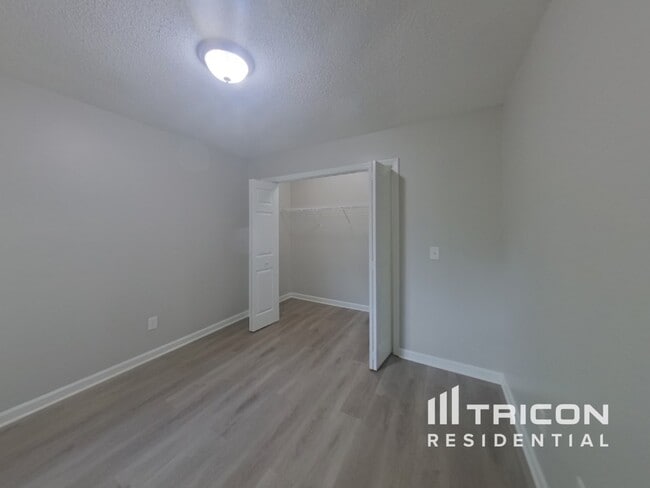 Building Photo - 142 Bradstone Rd