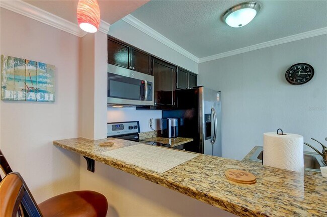 Building Photo - 2506 N Rocky Point Dr