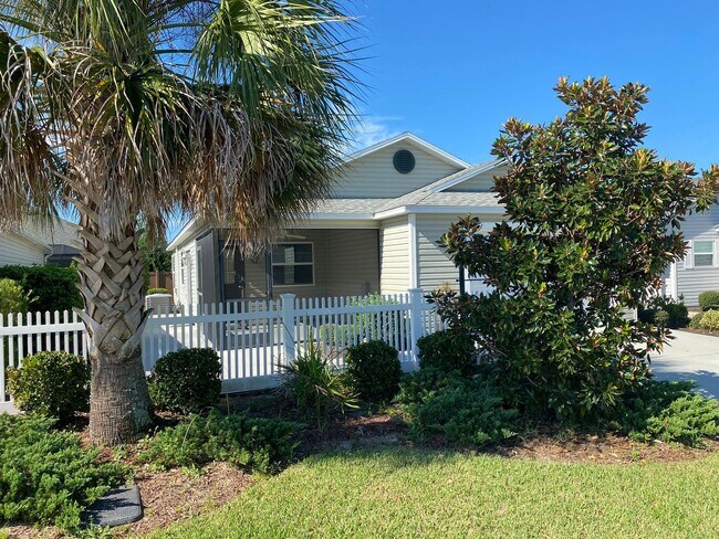 Building Photo - Resort Living in This UNFURNISHED Annual Rental in The Village of Fenny, Patio Villa, 2 bed, 2 bath.