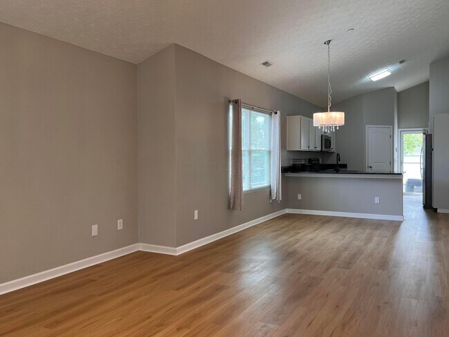 Building Photo - 133 Holly Hock Ln