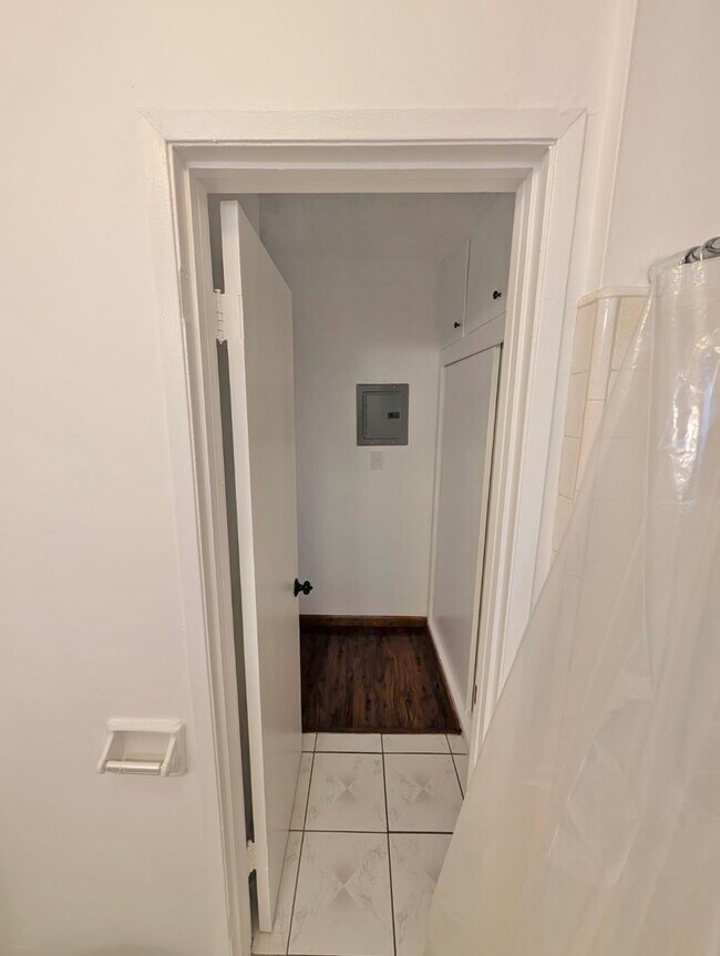 Building Photo - 2030 S Preuss Rd