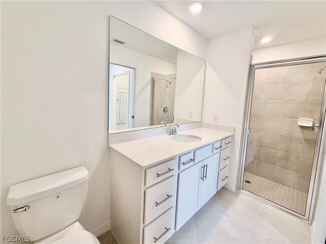 Building Photo - 15285 Grn Acrs Ave