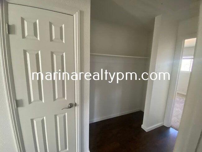 Building Photo - Charming 3 bedroom, 2 bathroom home locate...