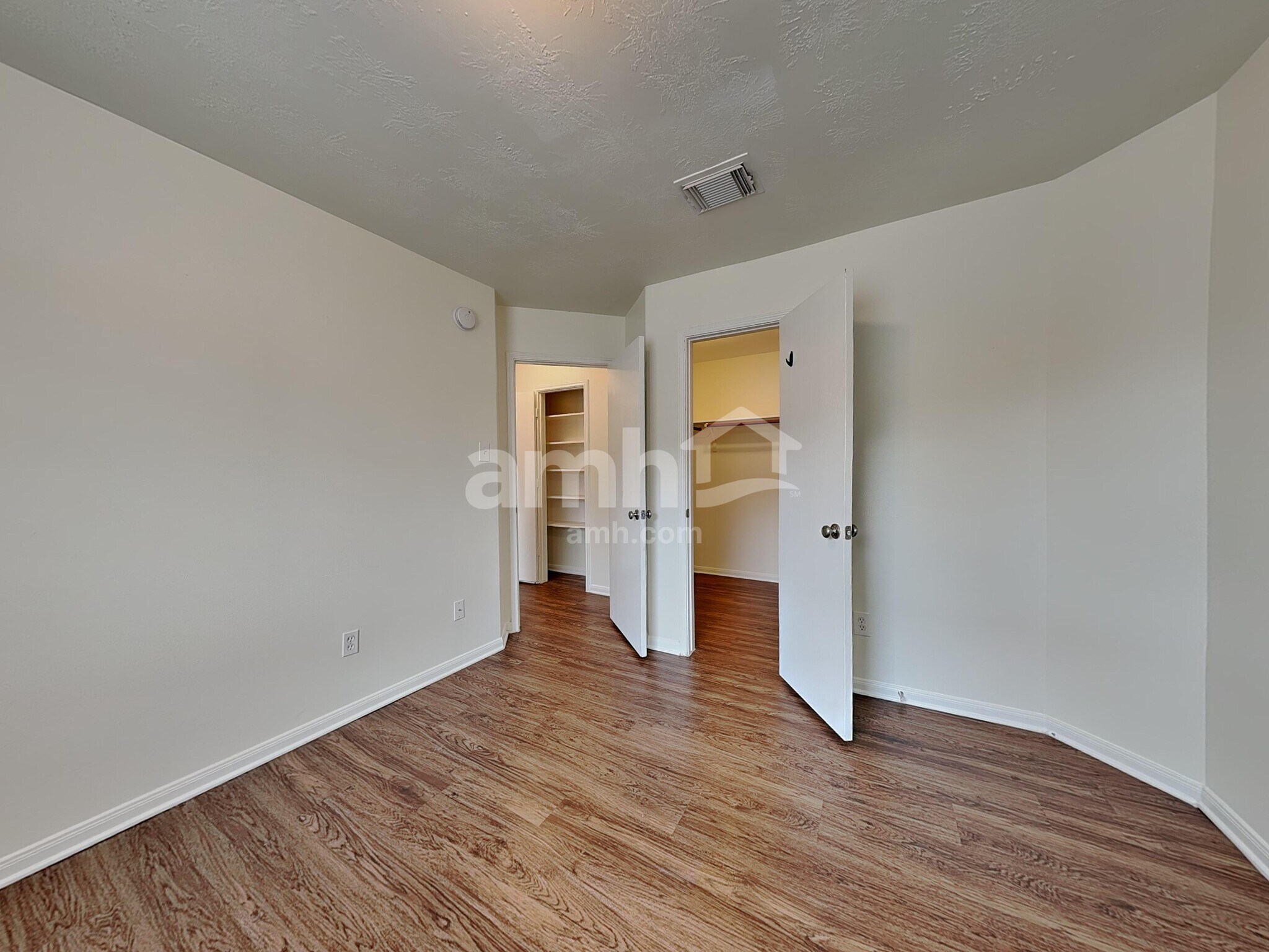 Building Photo - 2543 Fox River Ln