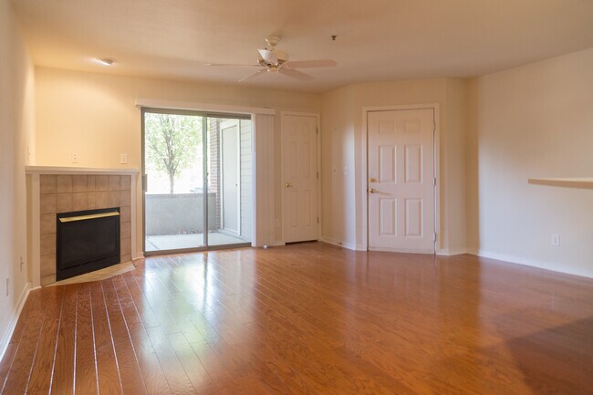 Building Photo - 33 S Boulder Cir
