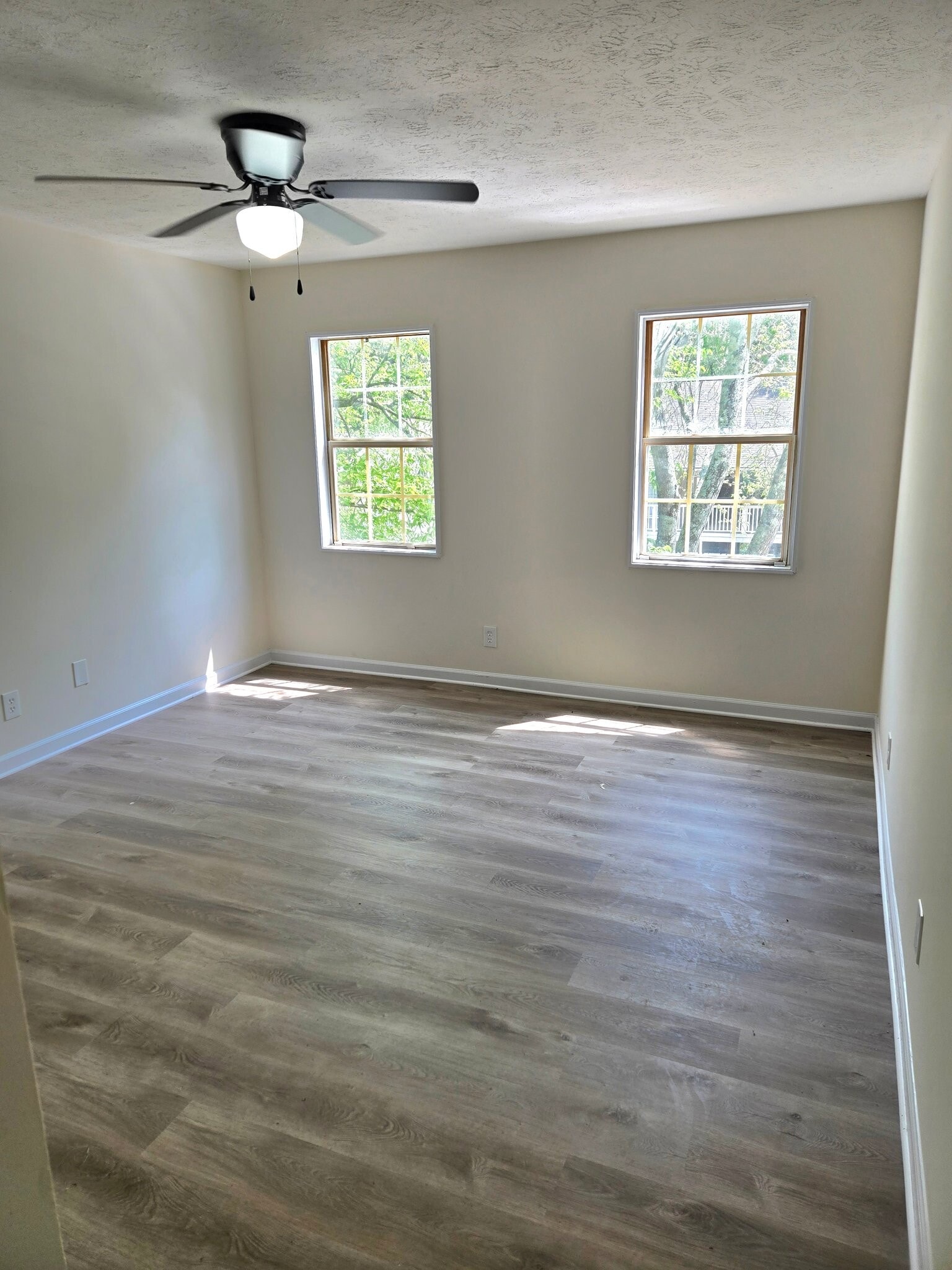 Building Photo - 106 Sterling Ct
