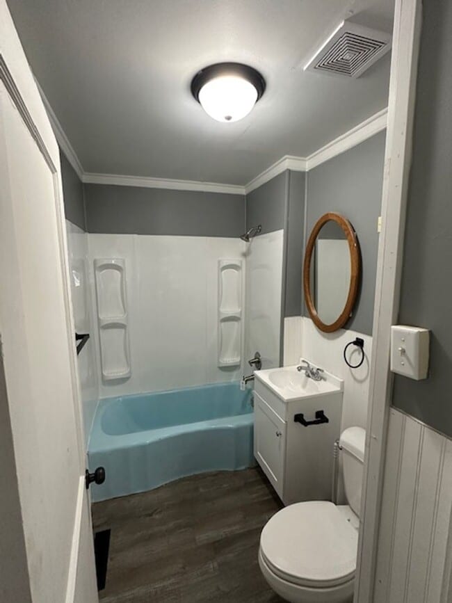Building Photo - Section 8 Vouchers accepted for 2 Bedroom ...