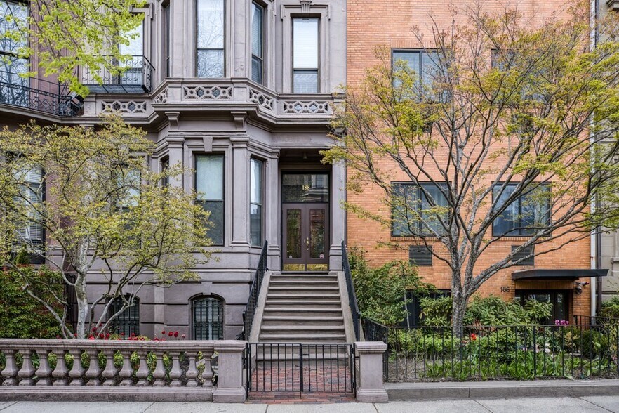 Primary Photo - 188 Beacon St
