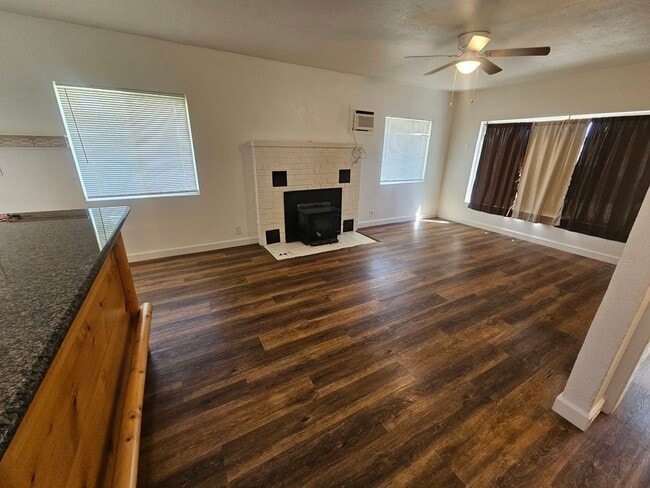 Building Photo - Home for Rent in Corning! 2 Bedroom 1 Bathroom PLUS Bonus Room
