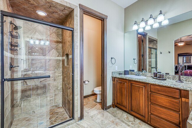 Building Photo - Westside area for Short Term Rental (Compl...