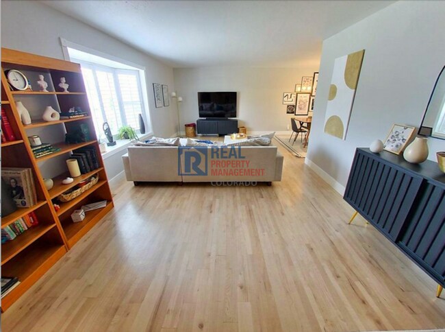 Building Photo - 7361 S Quince St