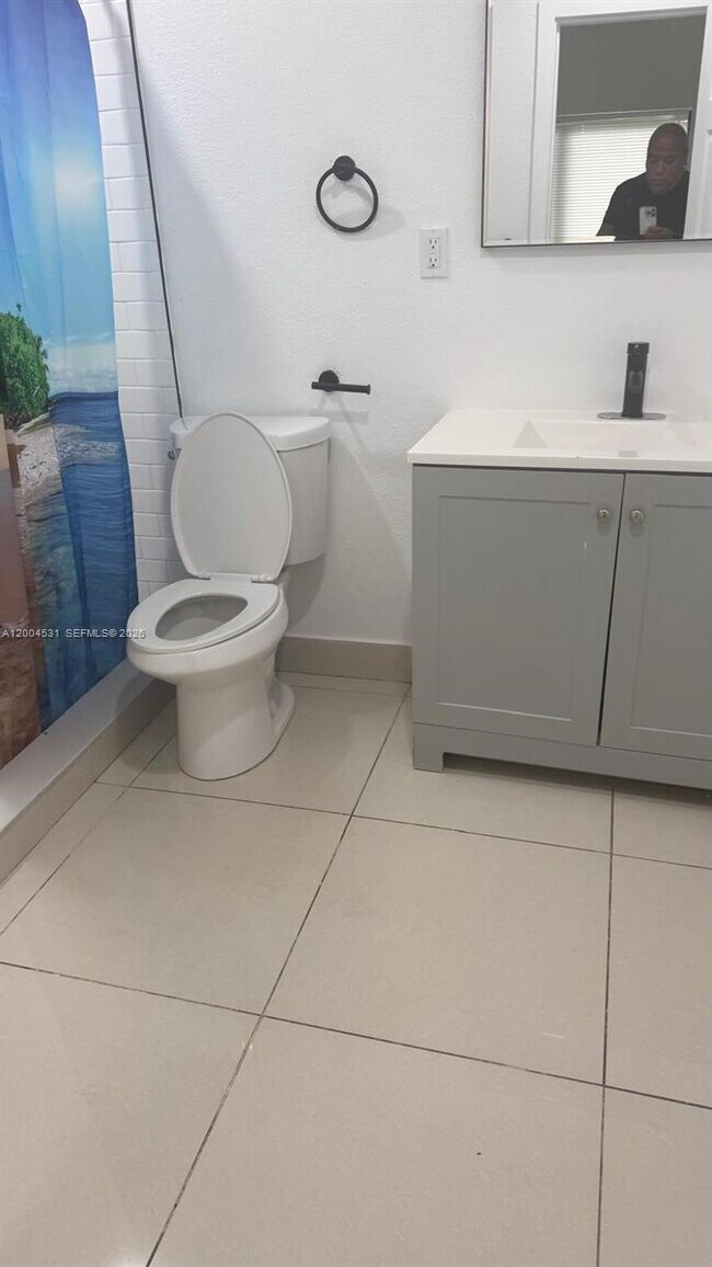 Building Photo - 1800 NW 18th Terrace