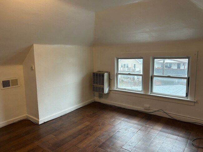 Building Photo - 3428 Altamont Rd