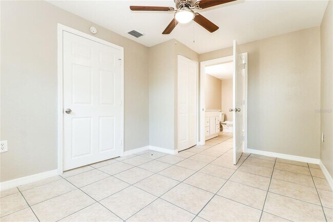 Building Photo - 1103 Chelsea Ln