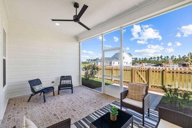 Building Photo - 120 Suwanee Dr