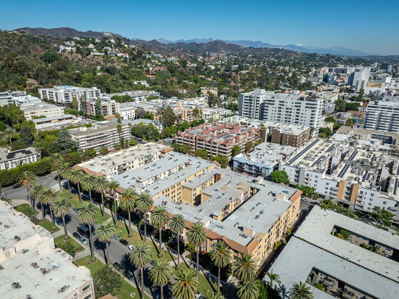 Building Photo - 1730 Camino Palmero St