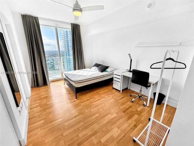 Building Photo - 185 SW 7th St