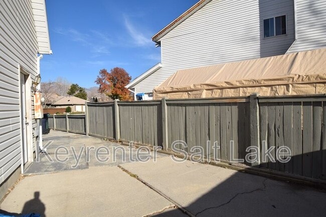 Building Photo - 1814 Whisperwood Cir