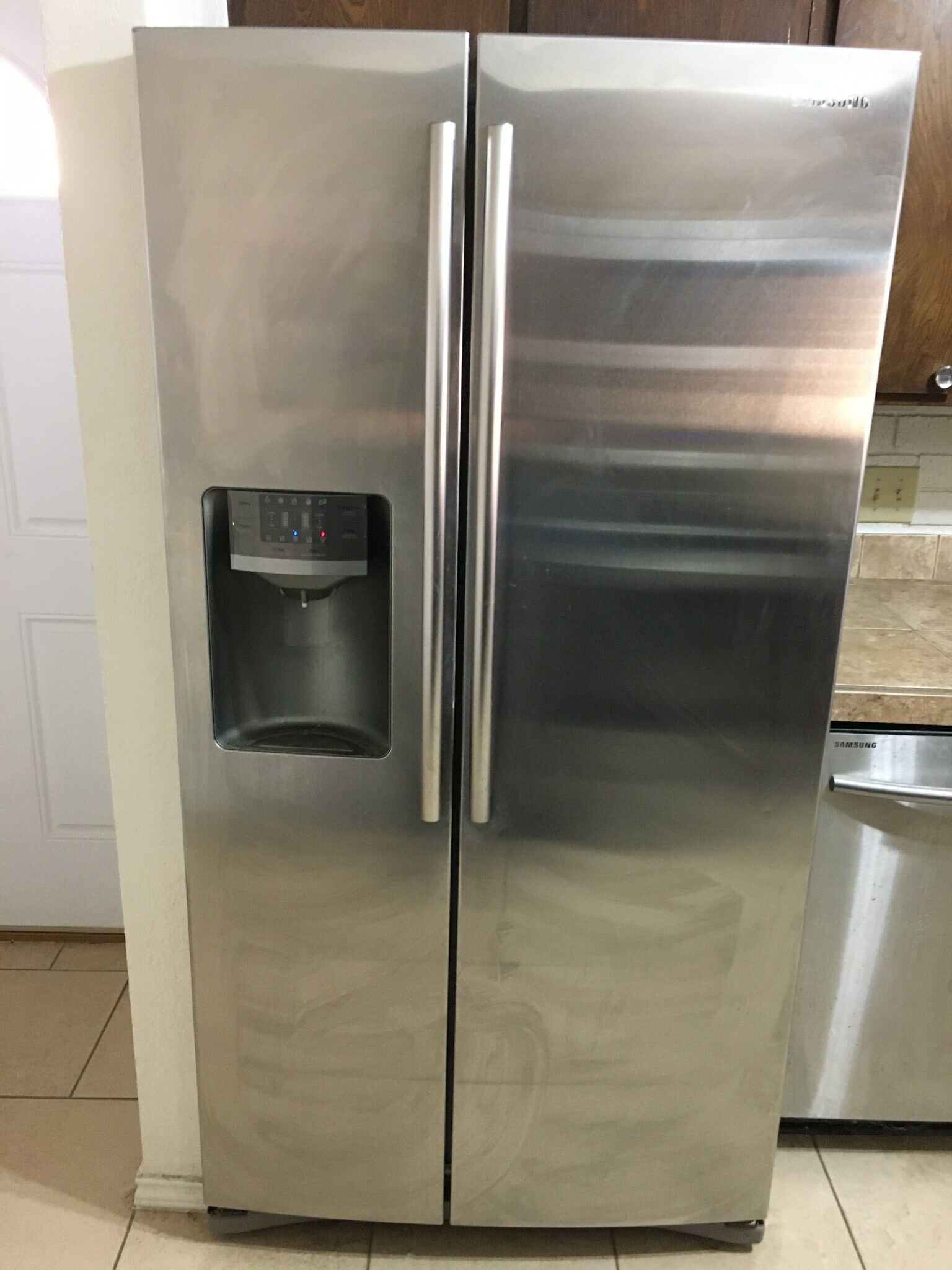 Fridge - 2901 W Illinois Ave
