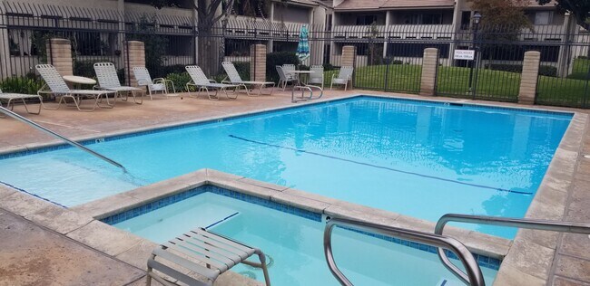 Building Photo - 1904 Heywood St