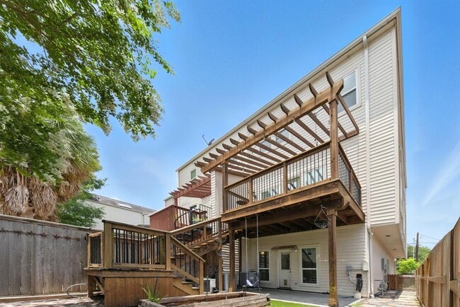 Building Photo - 1317 Bomar St