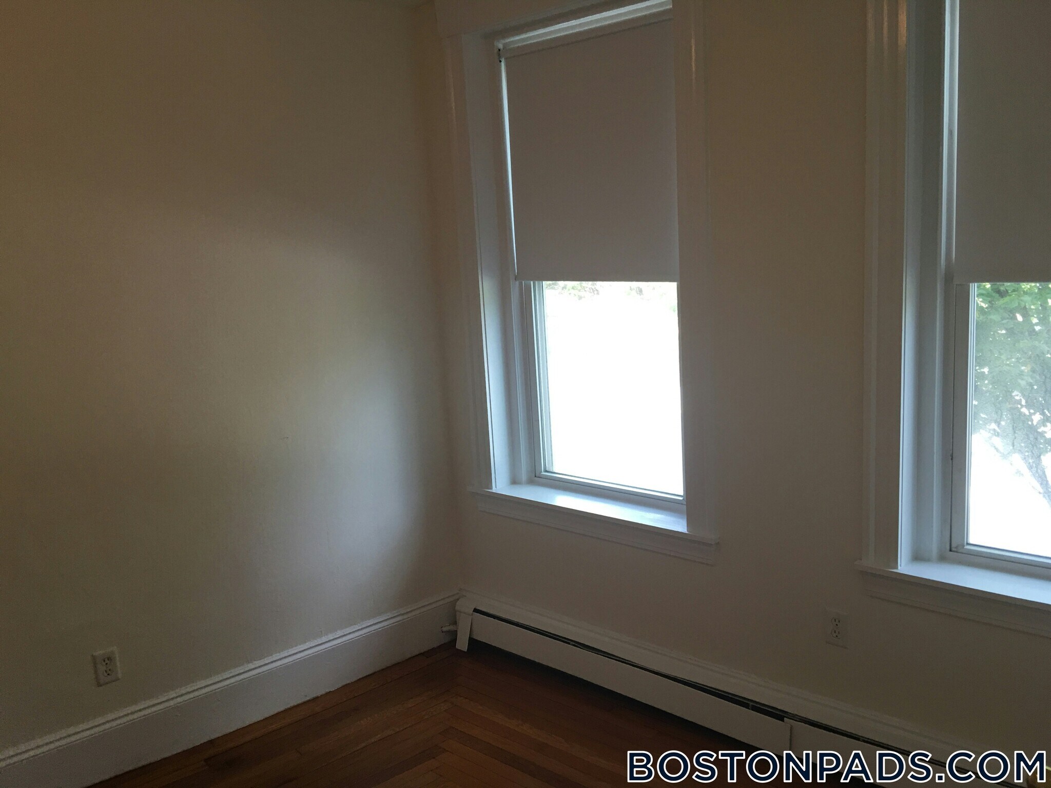 Building Photo - 1539 Beacon St