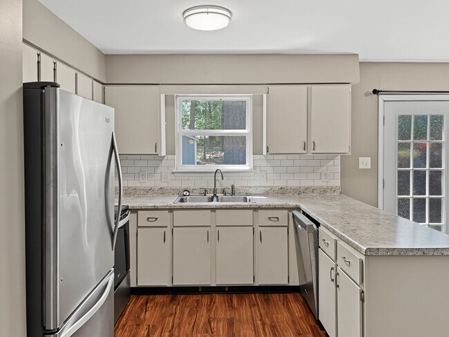 Building Photo - 618 Branniff Dr